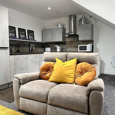 Vibrant Apartments Close To City Centre Cardiff Exterior foto